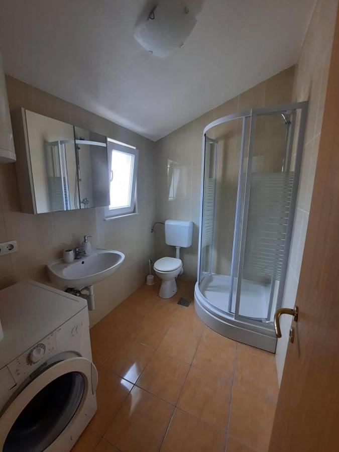 Appartement Ojdana Zivkovic à Rogoznica  Extérieur photo