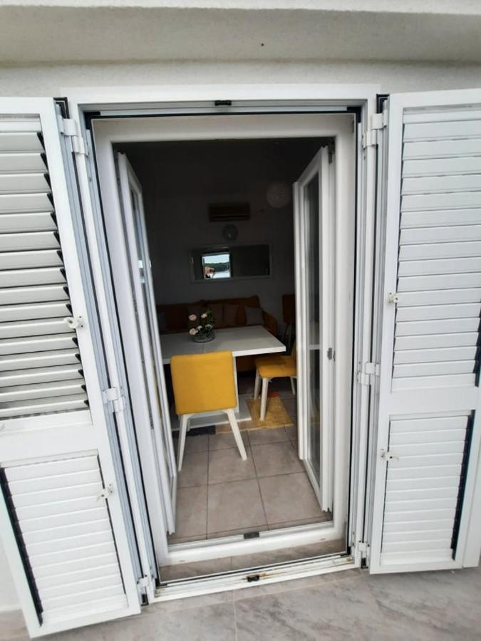 Appartement Ojdana Zivkovic à Rogoznica  Extérieur photo