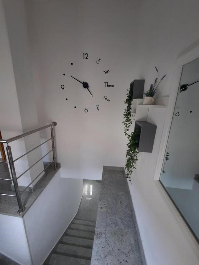 Appartement Ojdana Zivkovic à Rogoznica  Extérieur photo